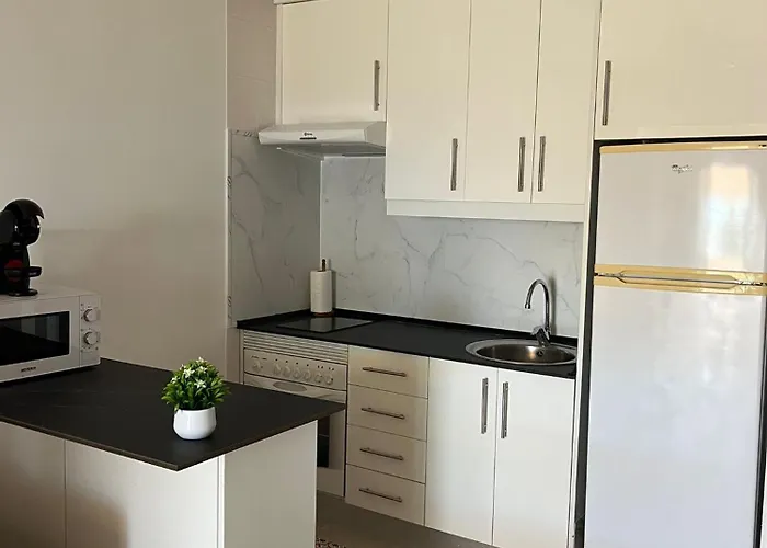 La Esquinita De Abajo *